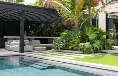 How Modern Pools Use Negative Edge For Maximum Drama